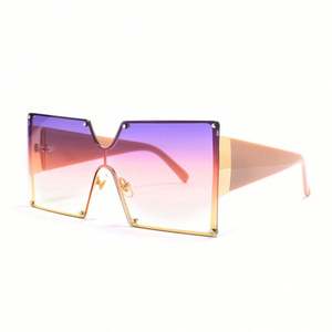Lunettes de soleil tendance vintage à grande monture, verres carrés monobloc UV400 pour femmes, vente chaude - Product Image 4