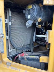 Excavadora de cadenas usada CAT 307 de 7 toneladas con motor Cat C2.4 en buen estado de funcionamiento - Product Image 6