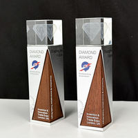 Trophée de Cérémonie Sportive en Cristal avec Base en Bois et Métal, Gravure Personnalisée, Idéal pour les Cadeaux
