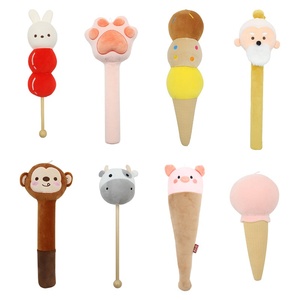 Marteau de massage créatif en forme de chien de dessin animé, mignon, en peluche super douce avec rembourrage en coton PP, pour tapotement du dos - Product Image 1