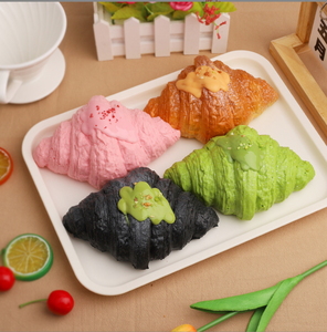 Deliciosos Squishies de Pan de Material PU, Croissant Realista de Levantamiento Lento, Juguete Sensorial Aromático para Aliviar el Estrés para Niños y Niñas - Product Image 4