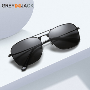 Gafas de Sol Polarizadas para Hombre Grey Jack, Marco de Acero Inoxidable de 58 mm, Protección UV400, Gafas para Conducir y Pescar - Product Image 2