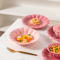 Ensemble de vaisselle en céramique style crème nordique, design irrégulier à bordure dentelée, esthétique Instagram, bols et assiettes