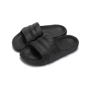 Sandal Pria Mewah Gaya Piksel Sandal Eva Logo Kustom Polos Musim Panas Pantai Air Bantal Antiselip Sandal Geser