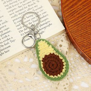Llavero de Peluche Tejido a Mano con Forma de Fresa, Cereza, Zanahoria y Melocotón, Llavero DIY de Comida y Fruta de Simulación Tejida, Colgante para Bolso - Product Image 4