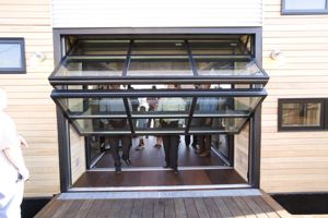 Porte <span class=keywords><strong>de</strong></span> <span class=keywords><strong>garage</strong></span> en acier et en verre à enroulement sur mesure, haute durabilité, avec service <span class=keywords><strong>de</strong></span> garantie <span class=keywords><strong>de</strong></span> choix <span class=keywords><strong>de</strong></span> qualité - Product Image 2