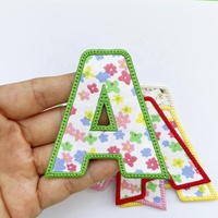 Offre Spéciale fer sur Floral Applique lettres Floral imprimé lettre Alphabet plusieurs couleurs bricolage broderie Applique lettre patchs