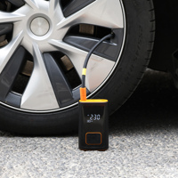 Gonfleur de pneus numérique sans fil portable ABS 7.4V 4000mAh Batterie 100psi Lumière LED Fonction Power Bank Assortiment de 4 aiguilles Orange