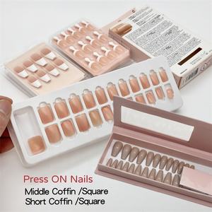 再利用可能な豪華なデザインの偽の釘接着剤付きの人工の偽の釘の短いカスタムプレス - Product Image 6