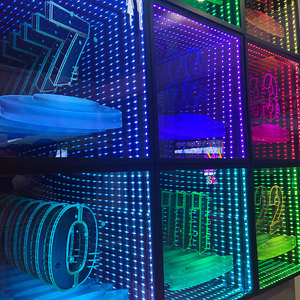 Caja de Luz LED con Espejo Infinito 3D Deslumbrante Personalizada de Fábrica para Pista de Baile DJ en Fiestas y Escenarios - Product Image 3