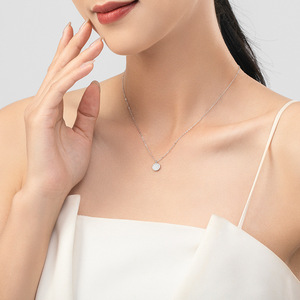 Collar con Colgante de Circonia Redonda en Plata de Ley S925, Versión en Cobre Personalizable, con Diamantes Completos, Exclusivo para Mujeres - Product Image 2