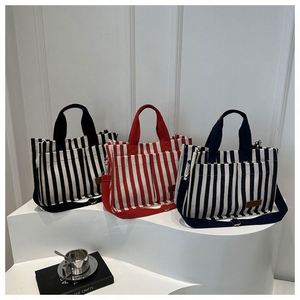 Sac fourre-tout en toile rayée élégant et épais avec poignées et fond robustes, sans cruauté animale, noir et bleu, utilisation alimentaire sans danger - Product Image 4