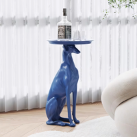 Table d'appoint moderne en forme de chien avec plateau, table d'appoint sculptée en fibre de verre avec finition électroplaquée pour salon et hôtel