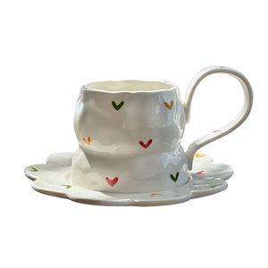 Tasses en céramique créatives à anse haute, ensembles de tasses à café et soucoupes peintes à la main - Product Image 1