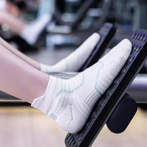 उच्च गुणवत्ता वाले संपीड़न चल रहे मोजे-कस्टम रंग/पैटर्न - Product Image 4