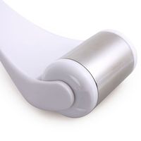 YYR Hottest Beauty Ice Roller Cooling Derma Rolling System pour la technologie de massage du visage ciblée pour l'élimination des rides