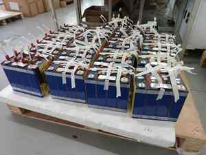 Stock européen Batterie LiFePo4 12v 100ah 200ah Batterie lithium-ion Haute efficacité Large application pour le stockage d'énergie des véhicules récréatifs Cycles profonds - Product Image 6