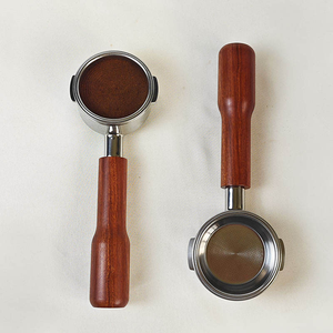 Poignée à café sans fond classique, plate, portable, fournie par l'usine, 58 mm |   Anneau d'extraction en acier inoxydable + poignée en bois massif - Product Image 4