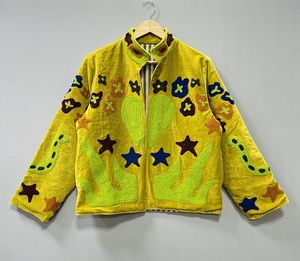 Chaqueta de Terciopelo Bordada Suzani en Oferta, Cuello Alto, Manga Larga, Patrón Bordado a Mano, Ropa Cálida para Invierno - Product Image 1