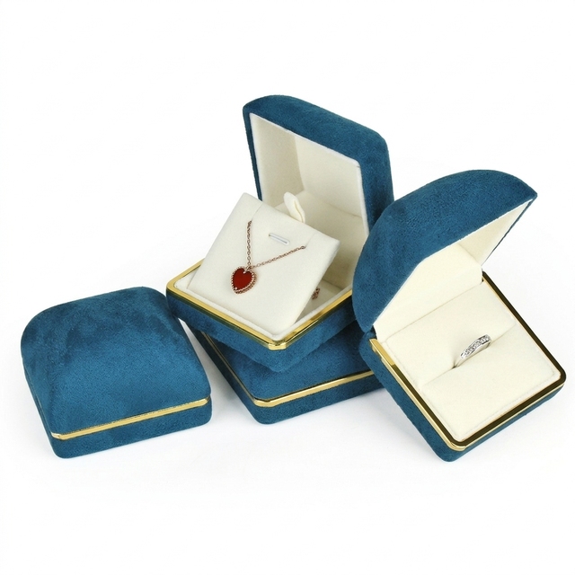 Wholesale Manufacturer Square Velvet Jewelry Box Customized Jewelry Pendants Earrings Necklaces Rings Box for Wedding Engagement