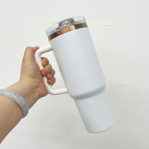 Mug de voyage isotherme en acier inoxydable de 40 oz avec revêtement en poudre, fond plaqué cuivre, paille rabattable amovible et couvercle anti-fuite - Product Image 4