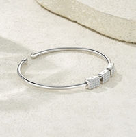 Bracelet jonc ouvert en argent sterling 925 avec moissanite, triple grappe rectangulaire, style moderne et minimaliste pour femme