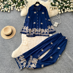 Conjunto de 2 piezas estilo vintage de otoño para mujer, top con cuello polo y traje estampado, venta al por mayor - Product Image 4