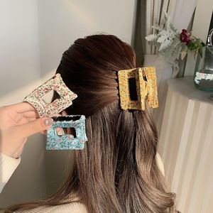 MIO ผ้าครอบคลุมคลิปกรงเล็บ<span class=keywords><strong>ผม</strong></span>แบบกําหนดเองรูปสี่เหลี่ยมผืนผ้าข้ามสําหรับ<span class=keywords><strong>ผม</strong></span><span class=keywords><strong>ผู้หญิง</strong></span>สาวดอกไม้สดคลิปฉลาม<span class=keywords><strong>ผม</strong></span><span class=keywords><strong>หนา</strong></span> - Product Image 4