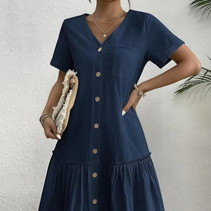 ชุดเดรสผู้หญิงทรงเอ สไตล์ลำลอง แขนสั้น คอวี ผ้าโพลีเอสเตอร์ แต่งระบายชายกระโปรง มีกระเป๋า ทรงหลวม กระดุมแถวเดียว สำหรับฤดูร้อน ปี 2026 - Product Image 1