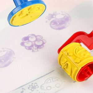 Tapis de dessin à l'eau personnalisé pour enfants : Cadeau idéal, sans bavures, pour activités créatives de peinture et d'écriture - Product Image 5