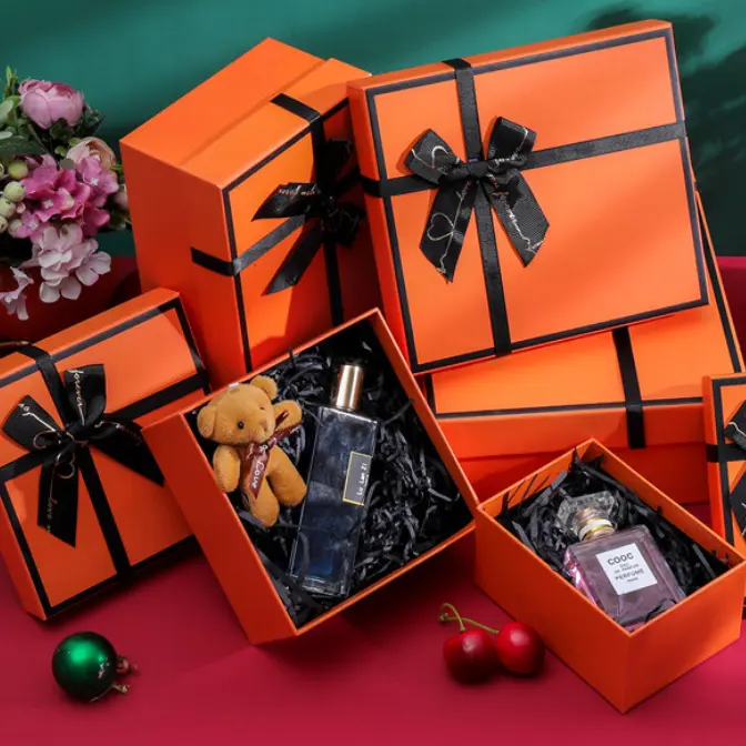 Özel tasarım lüks hediye paketi festival kutusu için için küçük karton kutular ambalaj kutuları özel logo giysi için