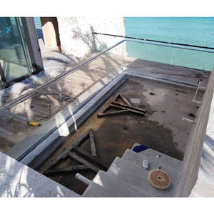 Feuilles de plastique pour piscines acryliques transparentes personnalisées en usine de 50mm d'épaisseur recyclables de 12mm d'épaisseur pour la publicité Créez l'oasis de vos rêves - Product Image 3