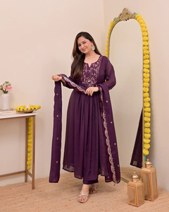 Premium Quality Ethnic Party Wear Collection <b>Womens</b> Chanderi Silk <b>Kurta</b> Pant with Dupatta Set <b>Womens</b> Traditional Wear - Product Image 6