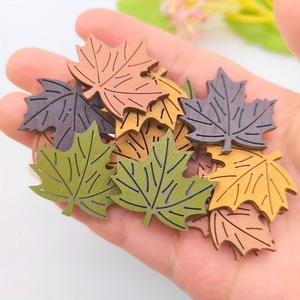 Decoraciones de Madera con Forma de Hoja de Arce, 24 Piezas, Colores Variados, MDF, Decoración para Fiestas de Cosecha de Otoño, Impresión Ecológica por Grabado - Product Image 2