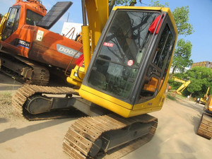 Excavatrice compacte d'occasion Komatsu PC60-7 de 6 tonnes en bon état, prix d'origine japonais pas cher. - Product Image 6