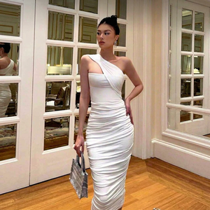 Robe midi élégante asymétrique à une épaule, extensible et drapée, de luxe, pour soirée, cocktail ou soirée habillée, style moulant - Product Image 1
