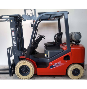 Truk Pengangkat Fleksibel Industri 2.5 Ton yang Tangguh CPQ25 Side Loader Stacker Stabil untuk Manajemen Stok Ritel - Product Image 3