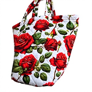 Bolso Tote Acolchado con Diseño Floral Romántico, Estampado Vintage, Bolso de Hombro - Product Image 3