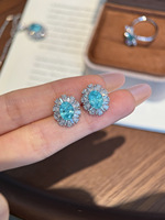 Ensemble de bijoux 3 pièces en or blanc 18 carats avec diamant Paraiba de laboratoire, pierre précieuse ovale, bague halo baguette, boucles d'oreilles et pendentif, bijoux fins