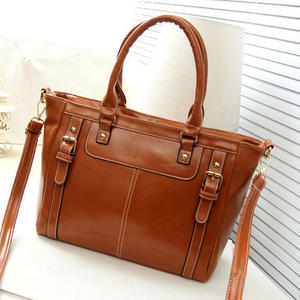 Sac à main en similicuir à franges pour femme avec fermeture éclair sécurisée, intérieur spacieux, bandoulière, sac élégant pour le shopping et les voyages - Product Image 4