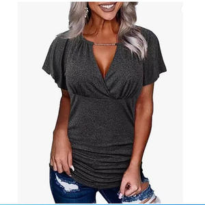 Camiseta de talla grande con cuello en V adornada con cadena plisada para mujer de nueva moda europea y americana - Product Image 6