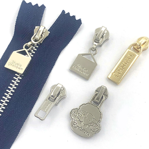 Großhandel OEM Reißverschlussanhänger in Individueller Form für Handtaschen, Metall-Zipper für Kleidung für 3# 5# Reißverschlüsse - Product Image 6
