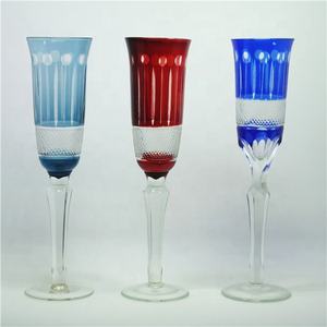 Vente en gros <span class=keywords><strong>de</strong></span> flûtes à <span class=keywords><strong>champagne</strong></span> en verre transparent découpées à la main élégantes et superposées colorées en <span class=keywords><strong>cristal</strong></span> pour fête, bar - Product Image 6