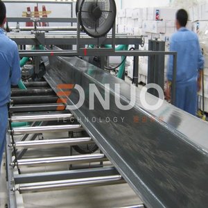 Machine automatique de fabrication de gouttières et de tuiles de toiture ondulées en PRV (Plastique Renforcé de Fibre de Verre) avec moteur PLC et roulement de boîte de vitesses - Product Image 3