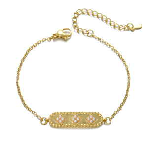 สร้อยข้อมือมุก ดีไซน์ดอกไม้สีทอง เกรด AA แบบฝังขอบ สำหรับใส่ทุกวัน - Product Image 5