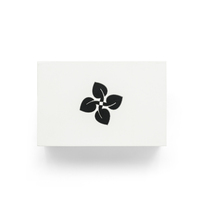 Boîte cadeau pour thé rigide magnétique avec logo personnalisé, boîte de luxe en forme de livre blanc rigide avec insert en mousse pour l'emballage du thé