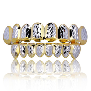 กริลล์ซสำหรับฟัน ลายดอกไม้ สองสี 8 ฟัน กริลล์ซสีทองสำหรับทุกเพศ ใส่ได้ทุกวัน ชุบทอง 22k เครื่องประดับฮิปฮอป - Product Image 1