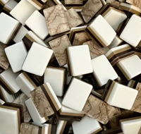 Fichas de Mahjong Americanas de Acrílico con Reverso de Mármol Verde de Lujo, Estilo de Cuatro Colores para Entretenimiento Familiar al Aire Libre