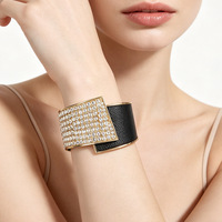 Bracelets en alliage de zinc pour femmes, style européen et américain vintage, polyvalents, légers et luxueux, ornés de cristaux et de strass en forme d'éventail