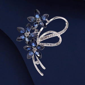 Flower Crystal Trendy Brooch Pins Rhinestone <b>Buttons</b> Alloy <b>Gold</b> Plated Customized Unisex Engagement Wedding Party Gift - Product Image 2